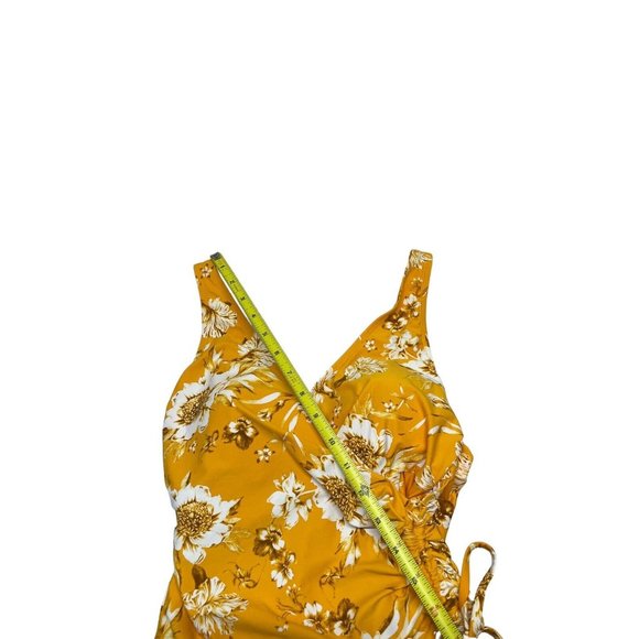 Nip Tuck Multi cup One Piece Yellow Floral Swimsuit Size 4 Rouched Side - Picture 5 of 9